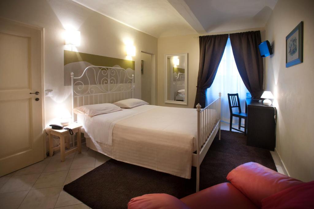 Hotel Il Campanile Cherasco Δωμάτιο φωτογραφία